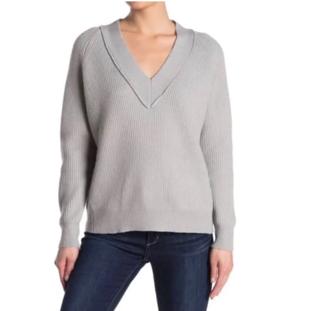 FRNCH Paris ribbed knit v-neck Sweater in grey. Size S